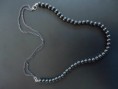 COLAR PEROLAS PRETAS COM CORRENTE PRETO USADO